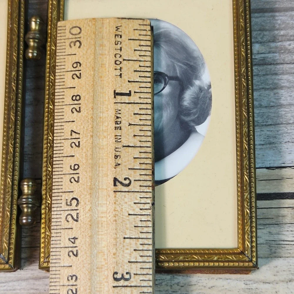 Vintage Mini Hinged Brass Double Picture Frame Bi Fold Oval Photo Desktop